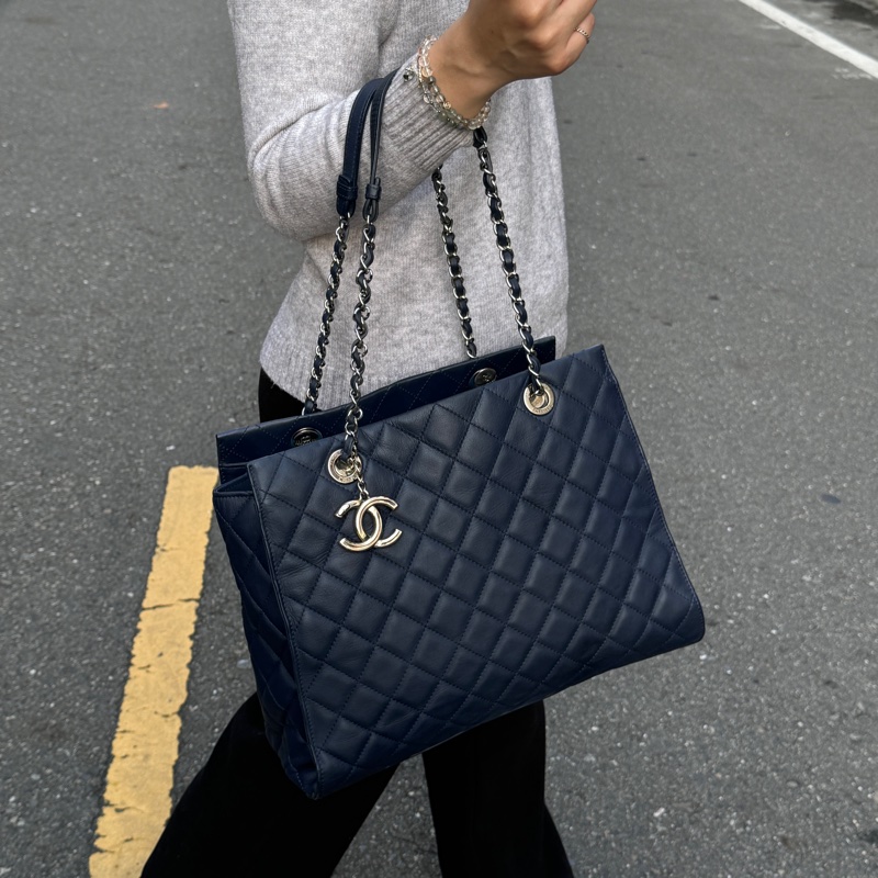 【極新🎁】 Chanel 香奈兒 經典羊皮 菱格紋托特包 專櫃28.6萬！-29