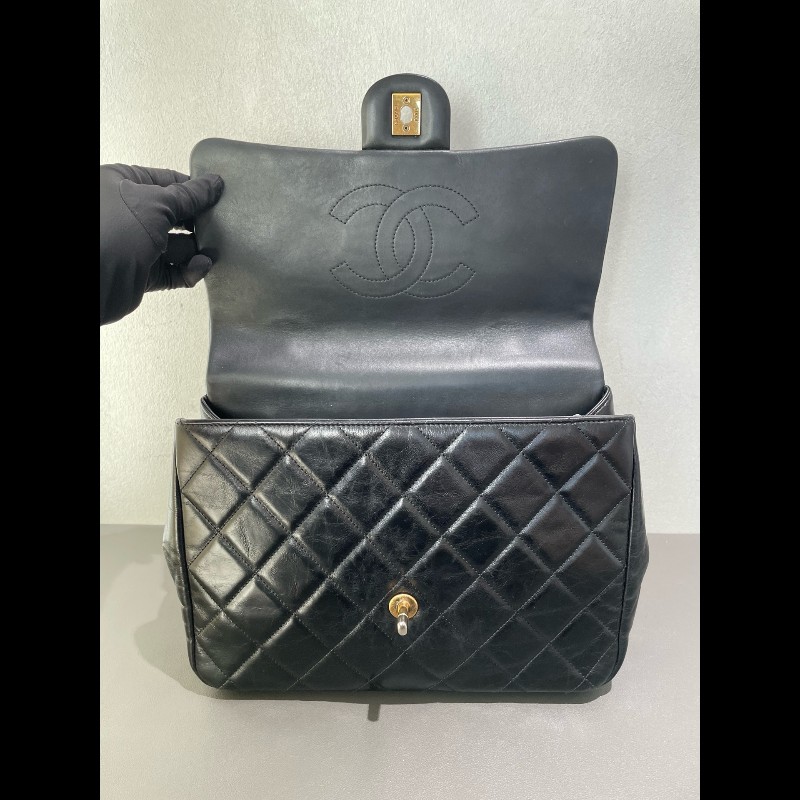 Chanel  handle 菱格孟買 黑金 復古郵差包 油蠟皮 可手提可斜挎-19