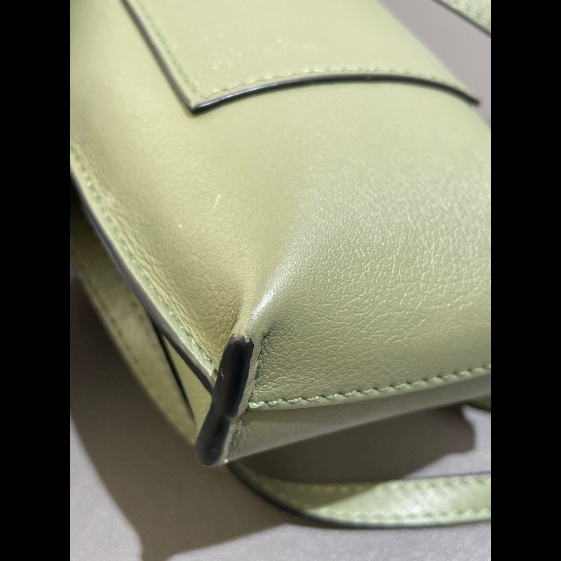 LOEWE 小象造型Anagram綠色 手機包 斜背包-12