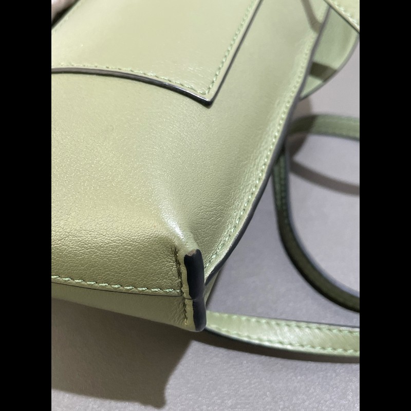 LOEWE 小象造型Anagram綠色 手機包 斜背包-13