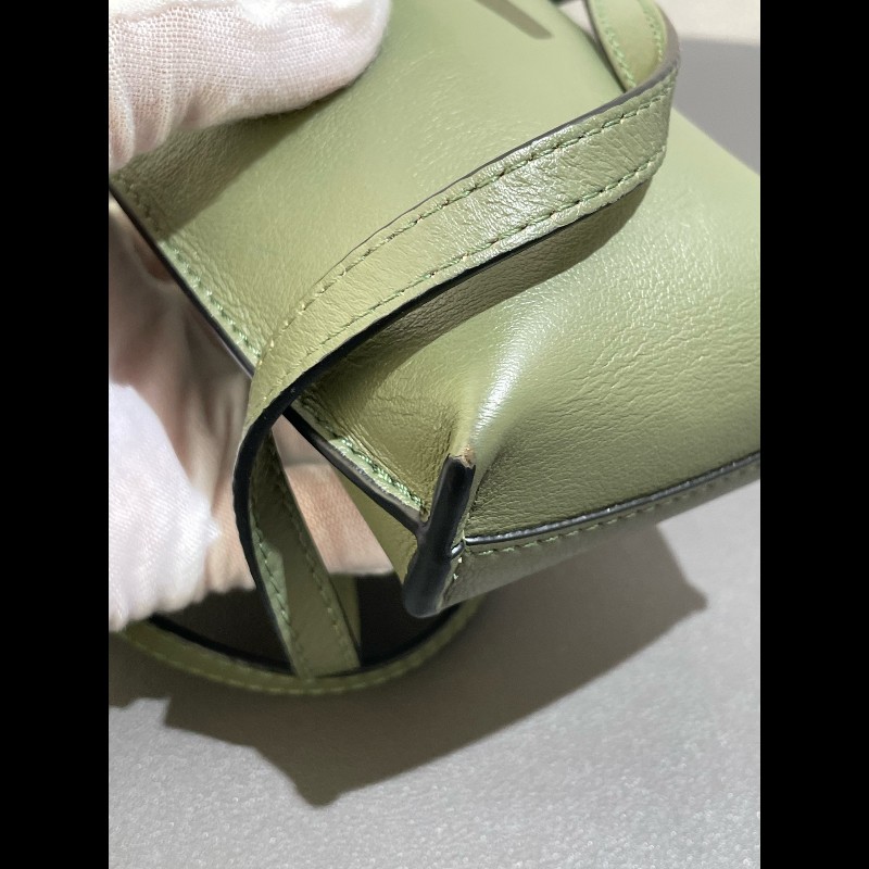 LOEWE 小象造型Anagram綠色 手機包 斜背包-15