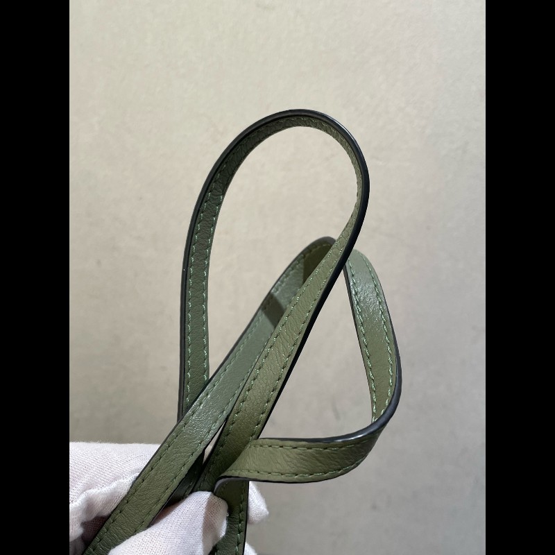 LOEWE 小象造型Anagram綠色 手機包 斜背包-27