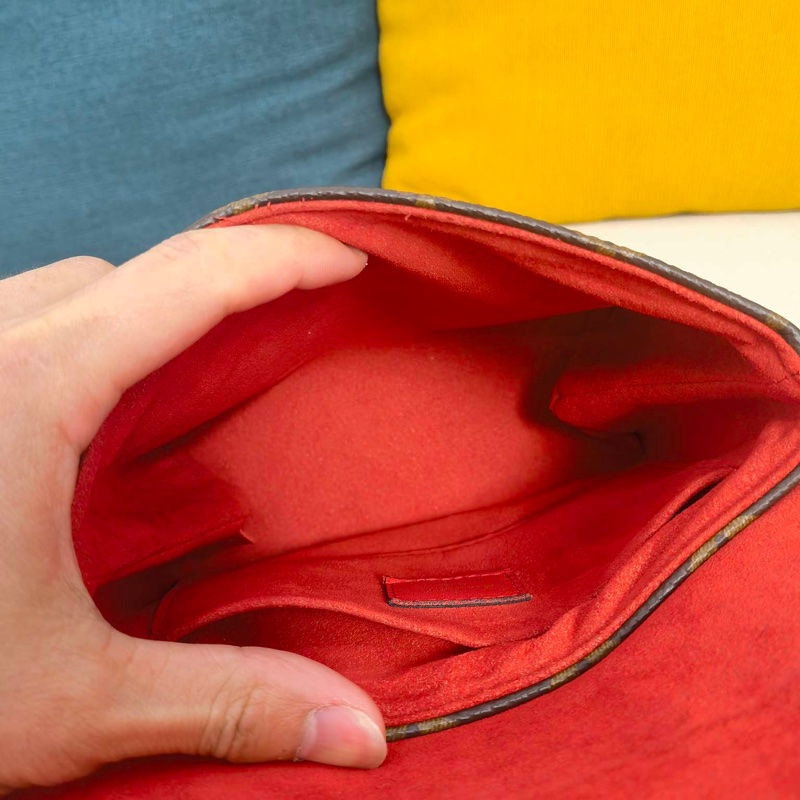 LV/路易威登 locky bb 老花拼紅色鎖頭包 芯片款 98新  尺寸：20*16*7.5cm-8