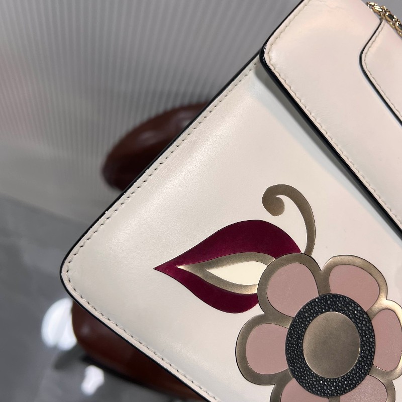 BVLGARI Serpenti Forever 中號蛇頭鏈條包 限定款白瑪瑙花卉-13