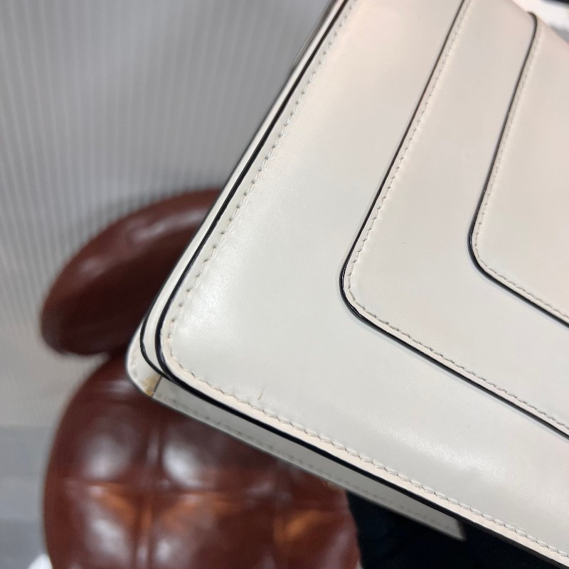 BVLGARI Serpenti Forever 中號蛇頭鏈條包 限定款白瑪瑙花卉-15