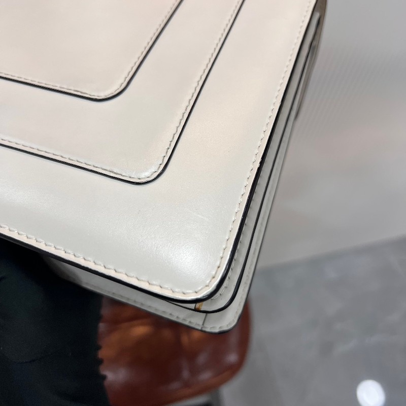 BVLGARI Serpenti Forever 中號蛇頭鏈條包 限定款白瑪瑙花卉-16