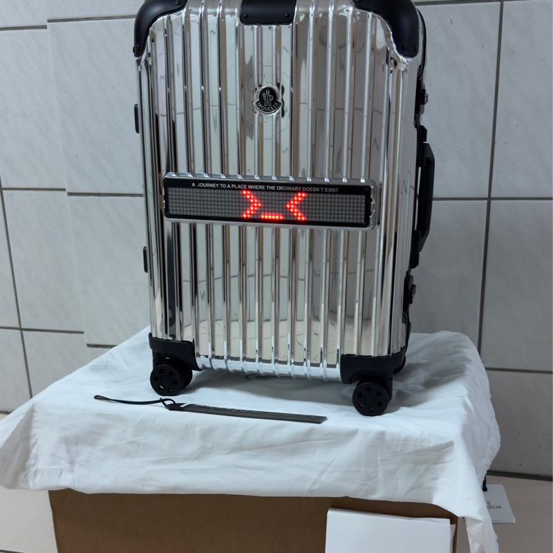MONCLER x RIMOWA “Reflection” LED限量版 21吋登機箱-3