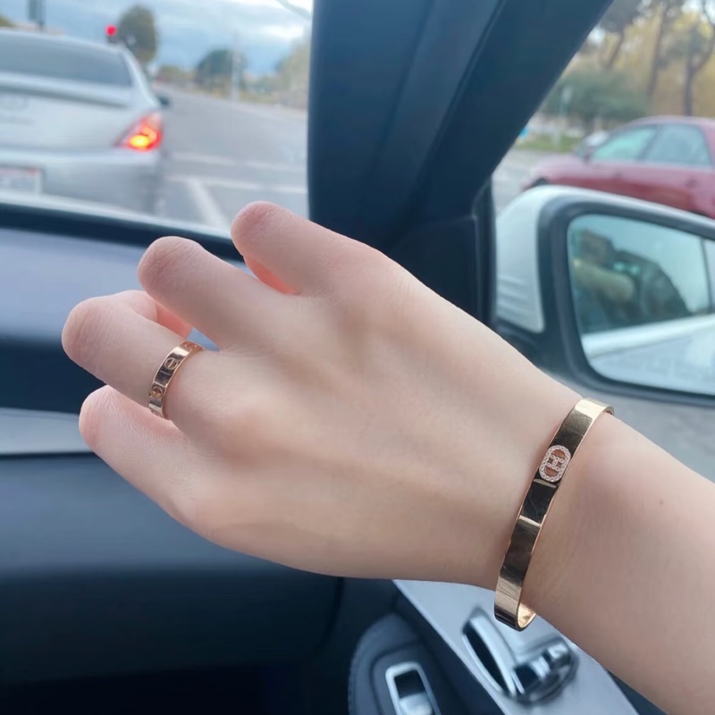 小巴黎二手名牌真品Hermes 豬鼻子 真鑽 金手環 專櫃30萬 SH尺寸 有證書-11