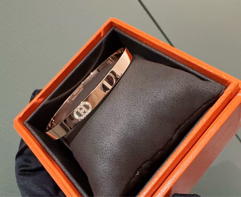 小巴黎二手名牌真品Hermes 豬鼻子 真鑽 金手環 專櫃30萬 SH尺寸 有證書-12