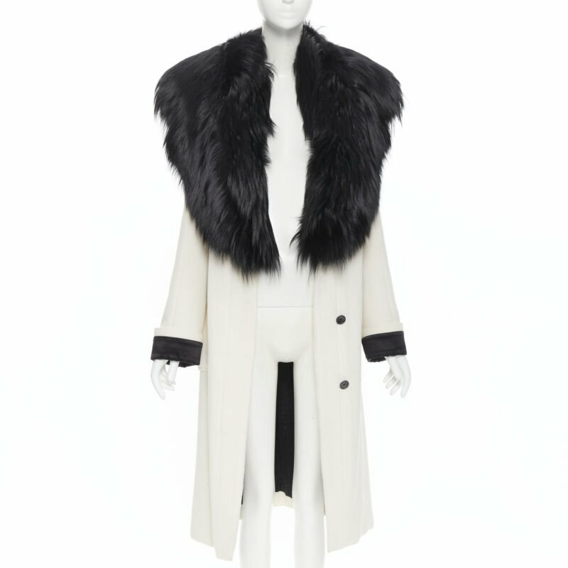 TOM FORD white wool crepe black fox fur collar quilted belted robe coat IT40 S-2