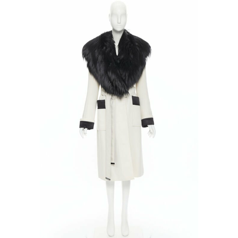 TOM FORD white wool crepe black fox fur collar quilted belted robe coat IT40 S-11