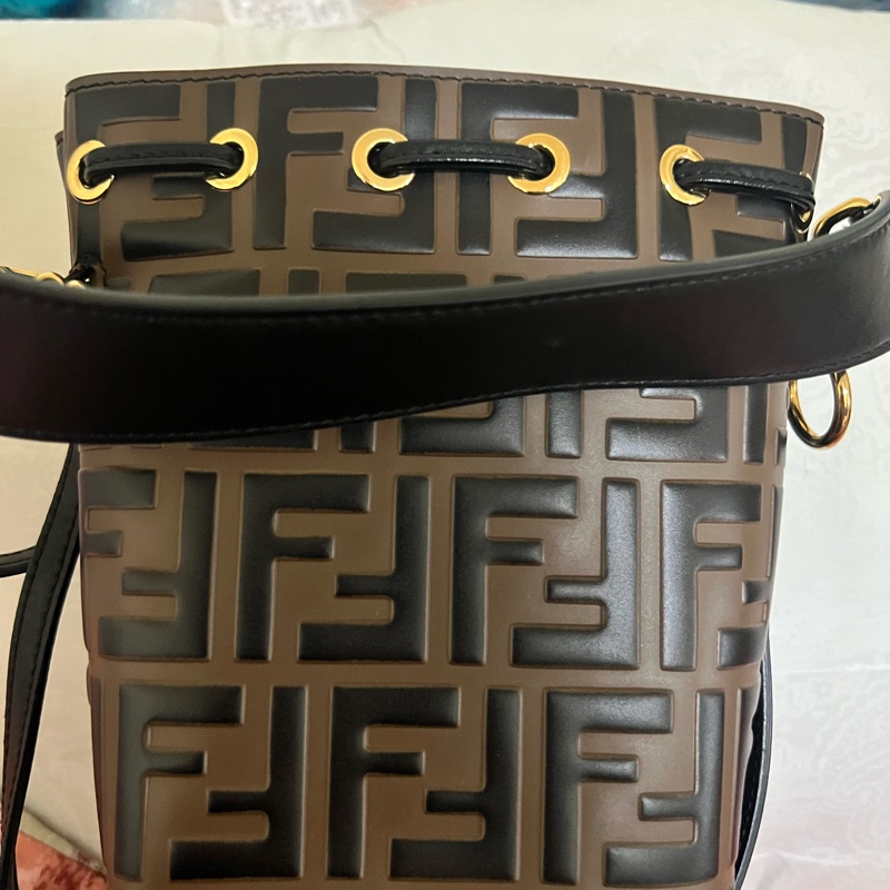 FENDI老花水桶包-1