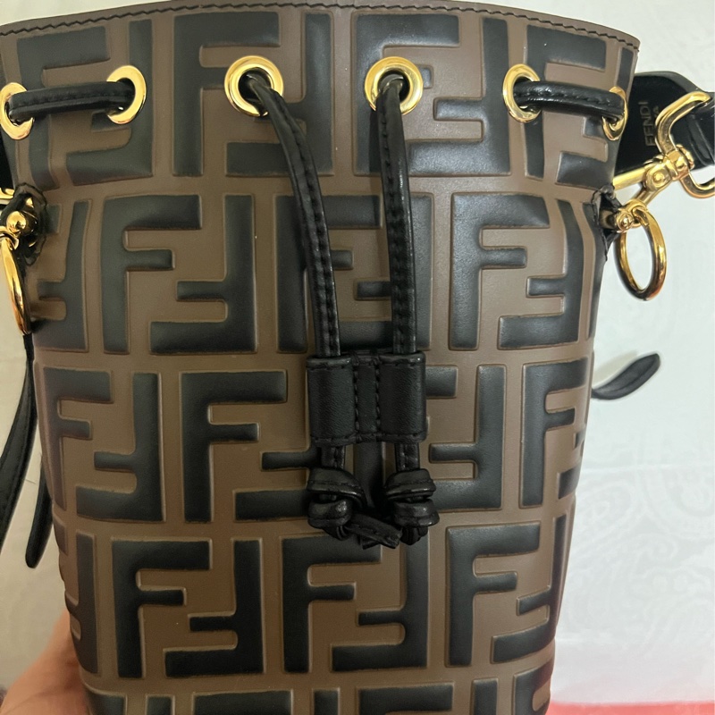 FENDI老花水桶包-5
