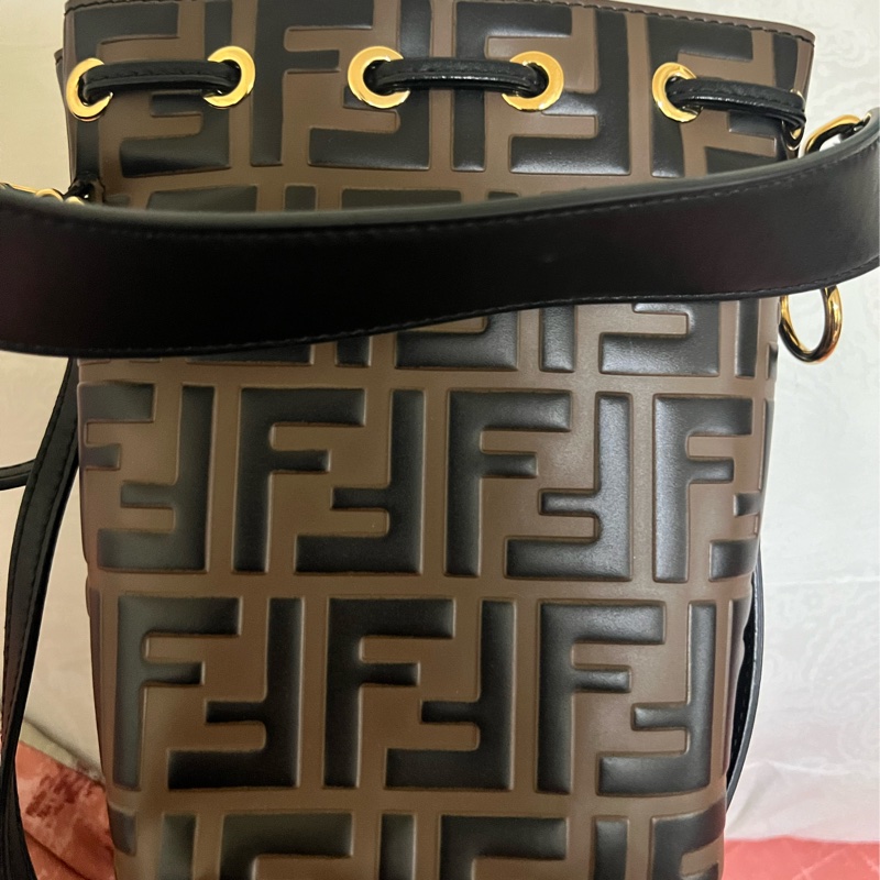 FENDI老花水桶包-6