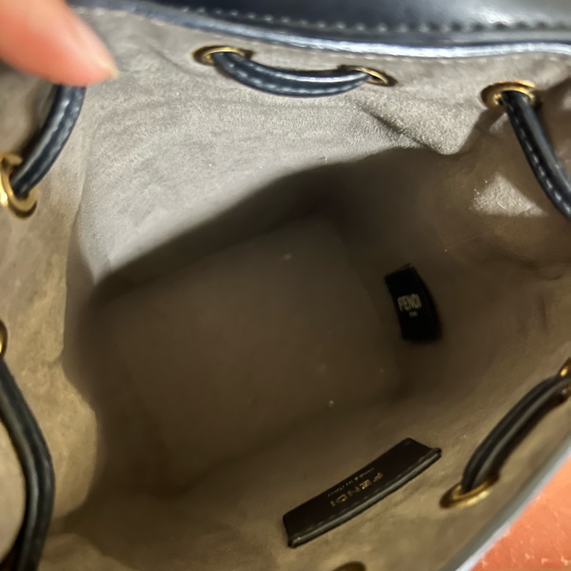FENDI老花水桶包-8
