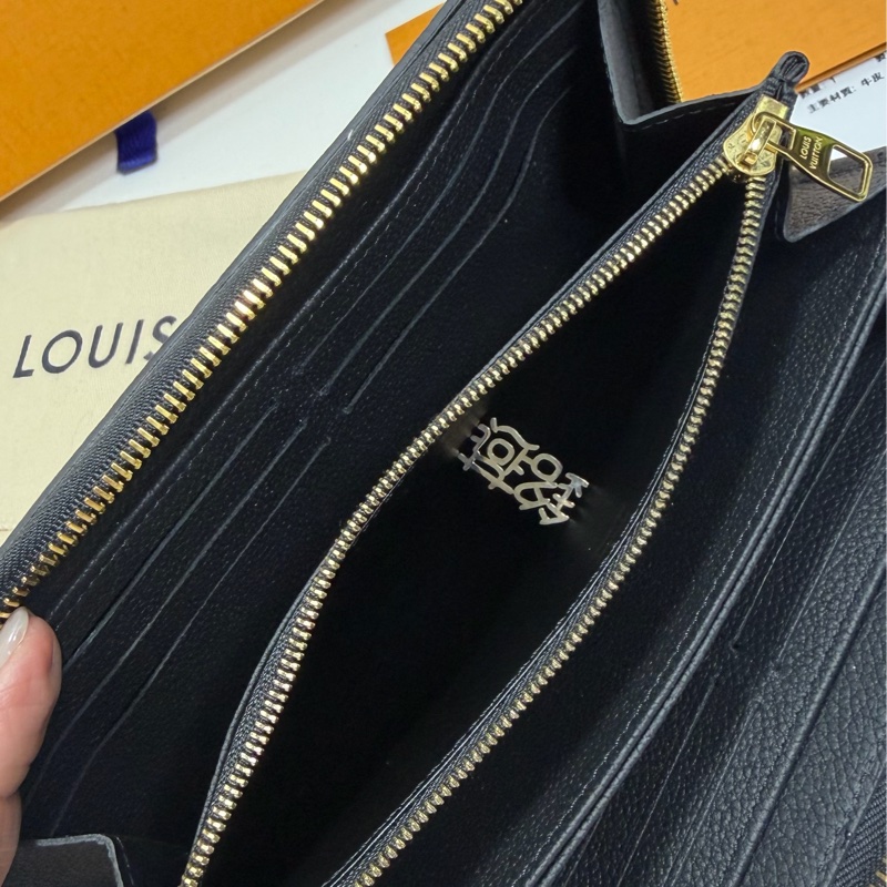 L v黑色全皮壓紋拉鏈長夾 m61864-26