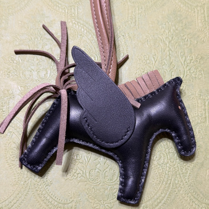 Hermès 小飛馬吊飾1+1-0