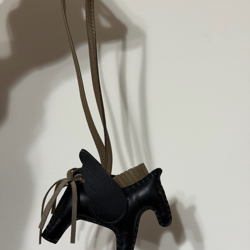 Hermès 小飛馬吊飾1+1-2