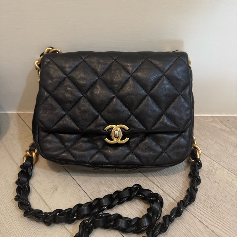 Chanel黑金鏈條羊皮背包-0