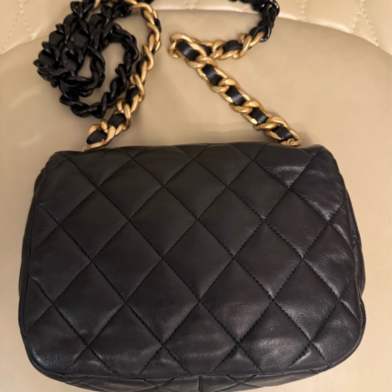 Chanel黑金鏈條羊皮背包-7
