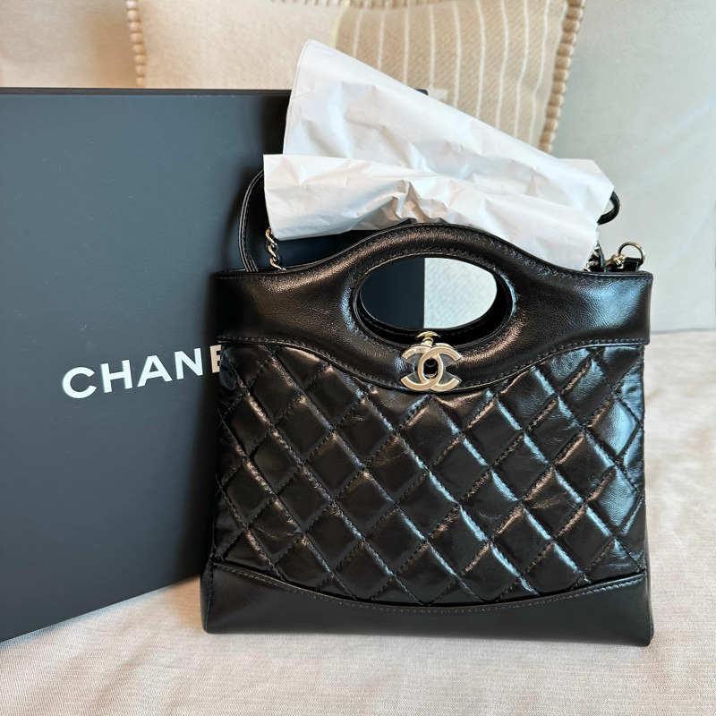 CHANEL 香奈兒 31 迷你斜背包，附晶片，黑色金色 AS4133-4