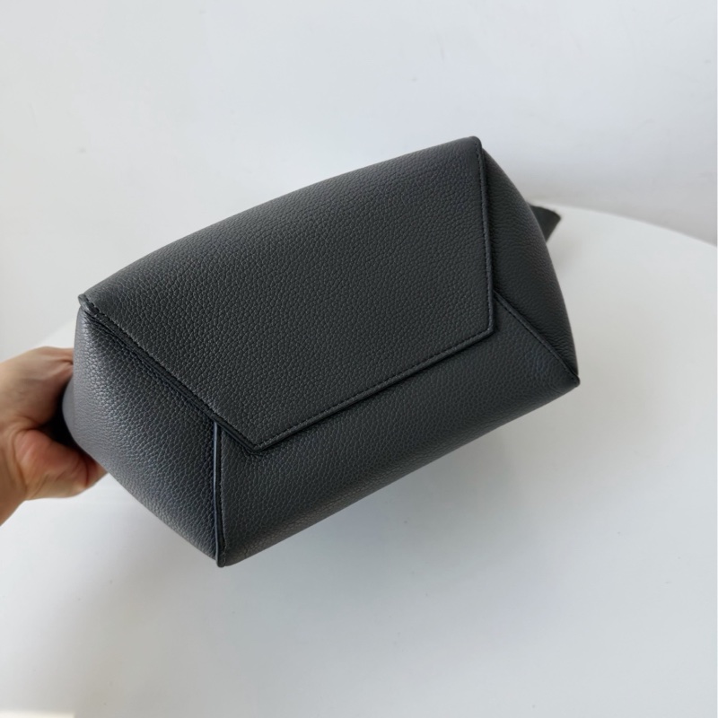 Celine賽琳Sangle Bucket純灰色牛皮單肩包水桶包-3