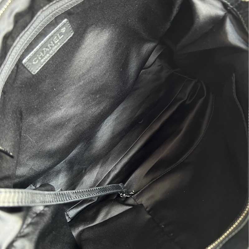 chanel黑銀油蠟皮褶皺購物袋-13