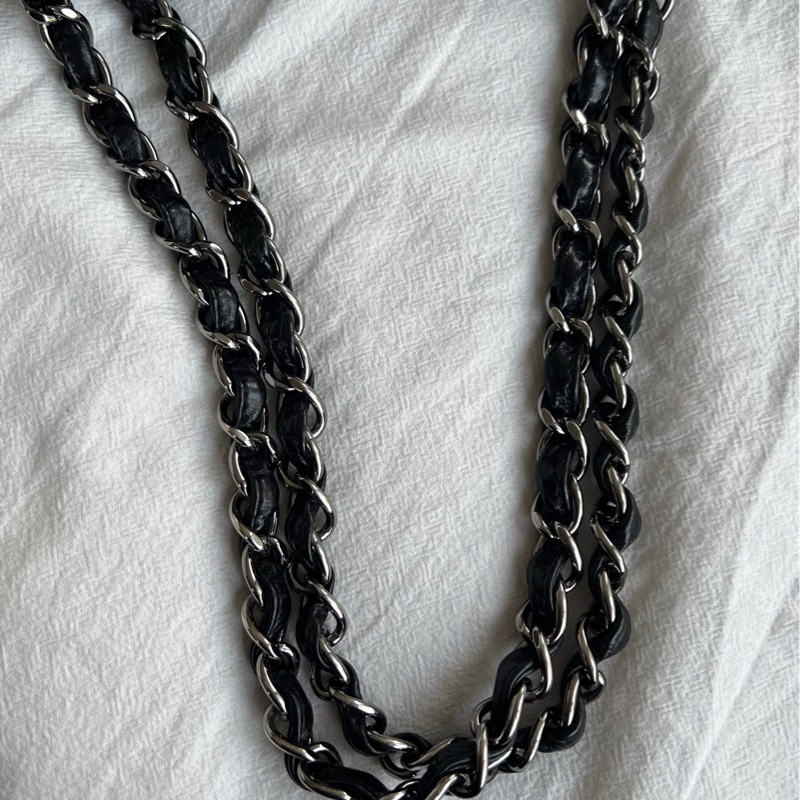 chanel黑銀油蠟皮褶皺購物袋-14