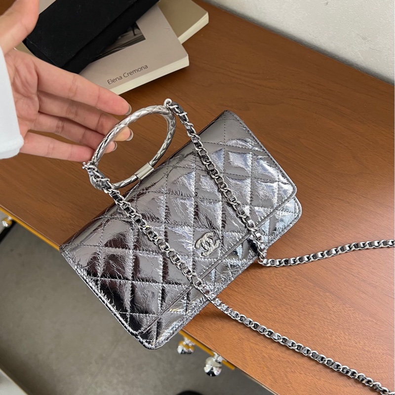 chanel太空銀圓環褶皺woc鏈條包-0