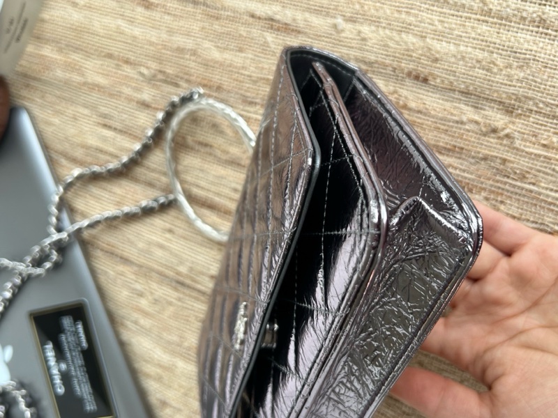 chanel太空銀圓環褶皺woc鏈條包-9