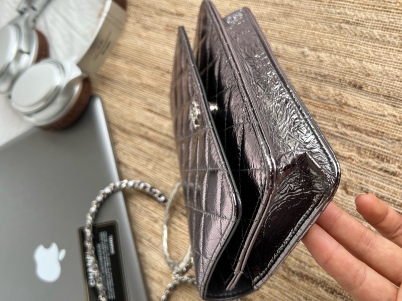 chanel太空銀圓環褶皺woc鏈條包-10