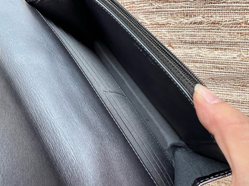 chanel太空銀圓環褶皺woc鏈條包-11