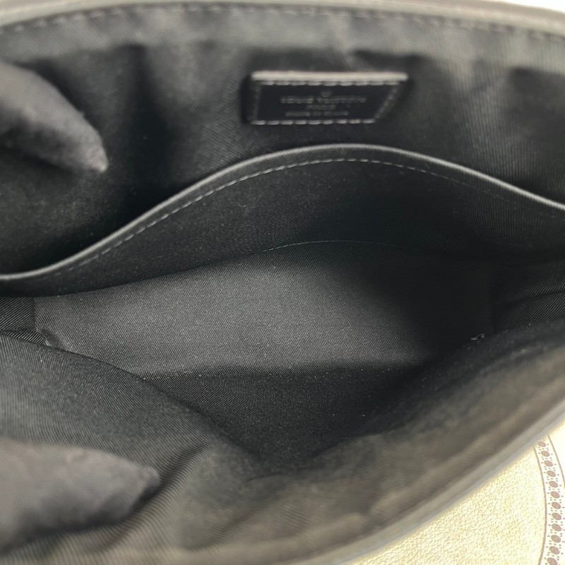 LV路易威登 黑色棋盤格男士單肩包 經典郵差包-5