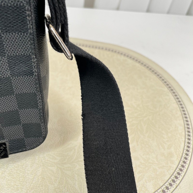 LV路易威登 黑色棋盤格男士單肩包 經典郵差包-15