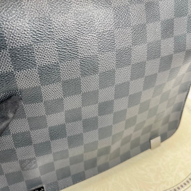 LV路易威登 黑色棋盤格男士單肩包 經典郵差包-21