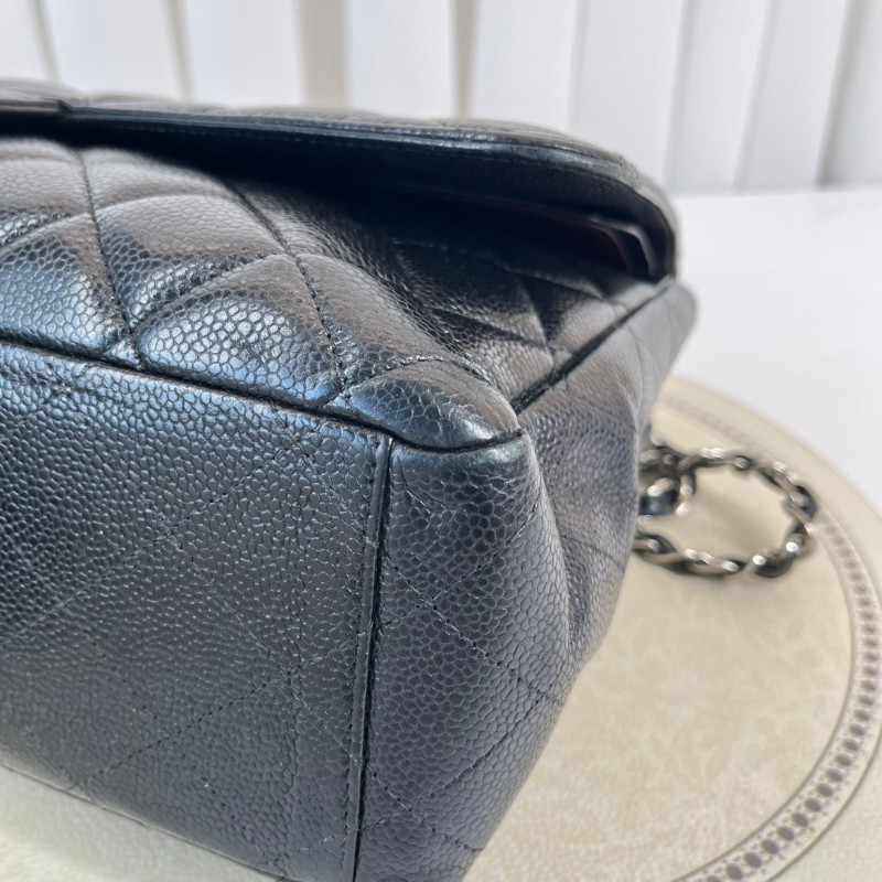 CHANEL Jumbo Classic Flap CF 經典菱格皮穿鏈鏈條銀扣顆粒壓花 牛皮拼銀色金屬 口蓋包-28