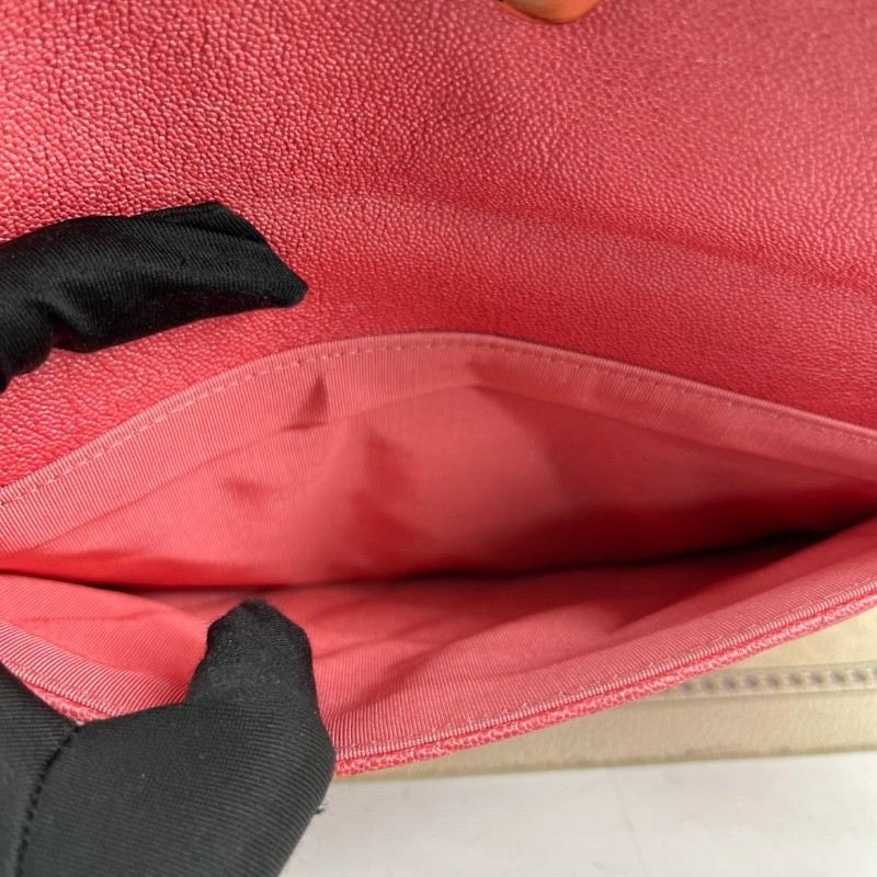 CHANE 粉色荔枝牛皮手拿包-10