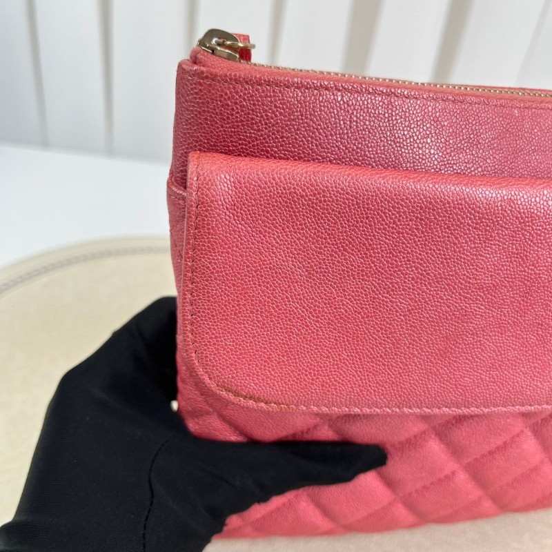 CHANE 粉色荔枝牛皮手拿包-13