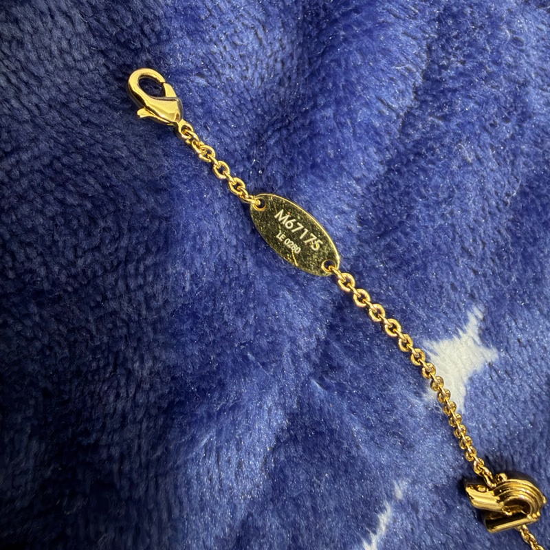 Louis Vuitton 字母手鏈R-9