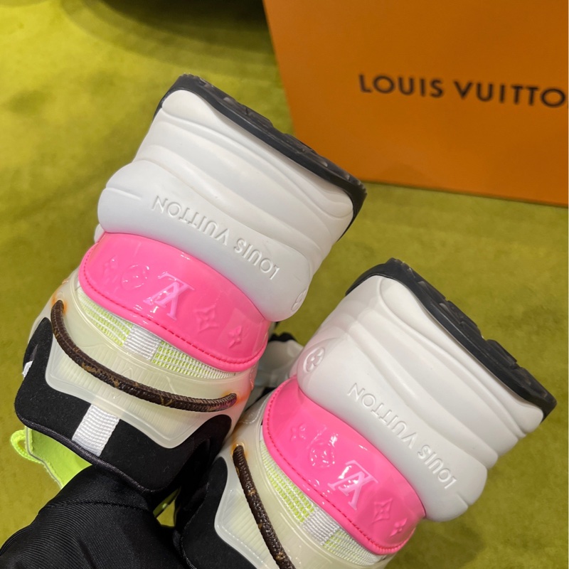 98新 LV Run55螢光綠拼色休閒鞋 36碼 G01201-3