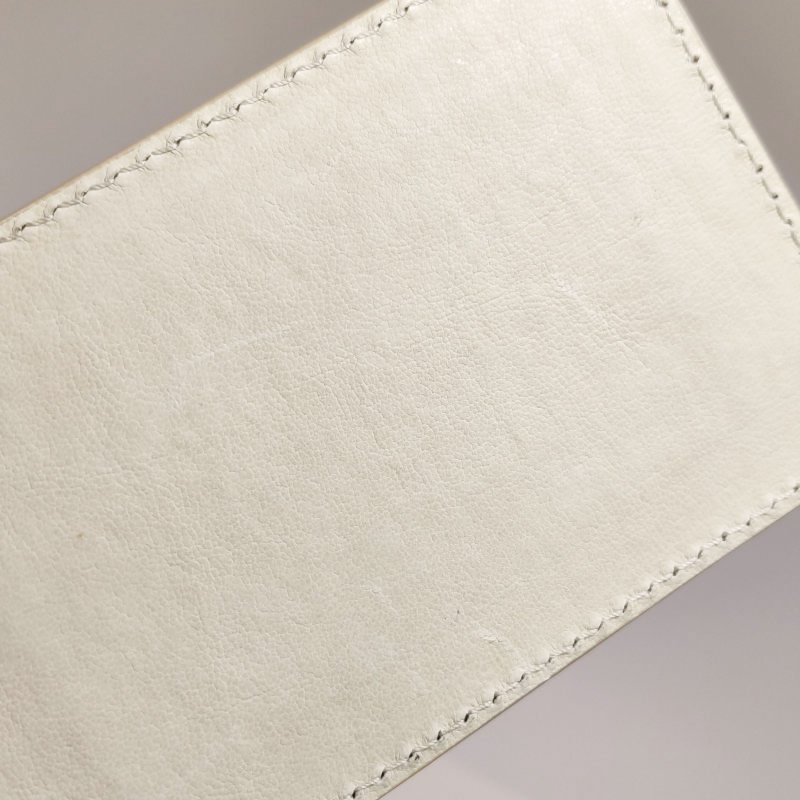 Balenciaga Le Cagole羊皮純色環形扣飾手拿包-18