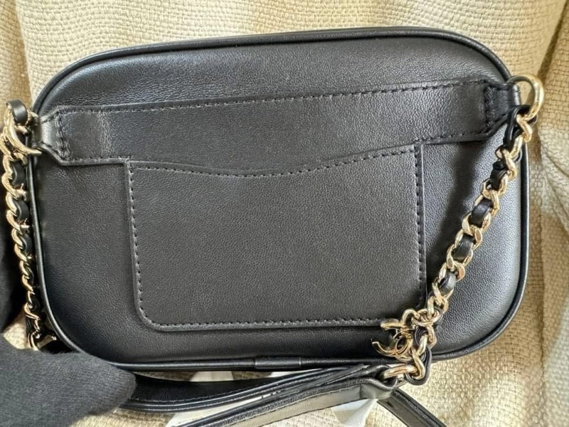 小巴黎二手名牌真品chanel 黑金 胸口 斜背 腰包 黑金 未使用-9