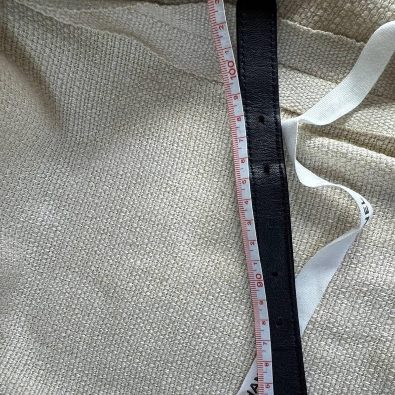 小巴黎二手名牌真品chanel 黑金 胸口 斜背 腰包 黑金 未使用-12