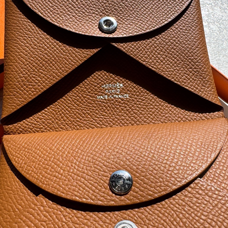 Hermès 愛馬仕 Calvi duo卡套 金棕-1