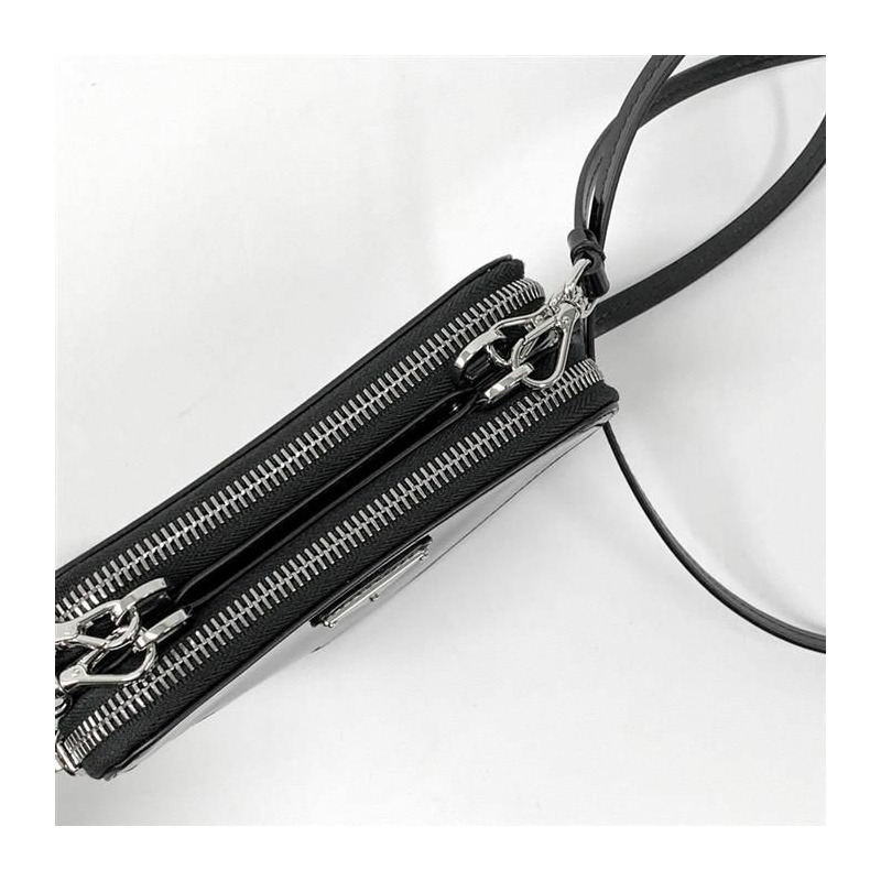 PRADA 三角形Logo磨砂皮收納包 1NR015-4