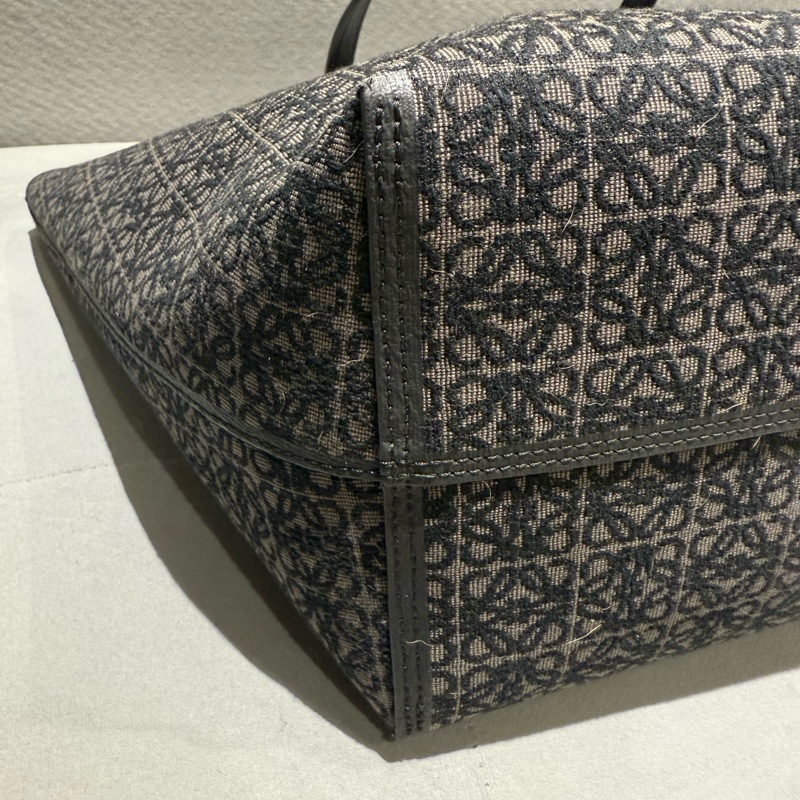 Loewe 黑色立體品牌LOGO紋繡包面大托特-8