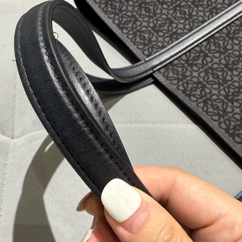 Loewe 黑色立體品牌LOGO紋繡包面大托特-15