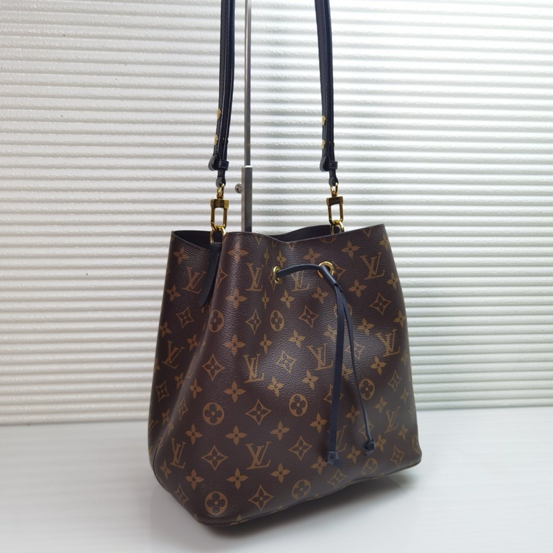 97新LV路易威登 Néonoé 水桶包單肩包 尺寸：26*25.5*1-3