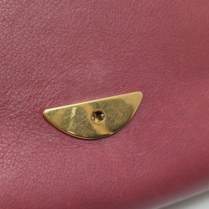 Burberry牛皮純色字母Logo斜挎包單肩包-10