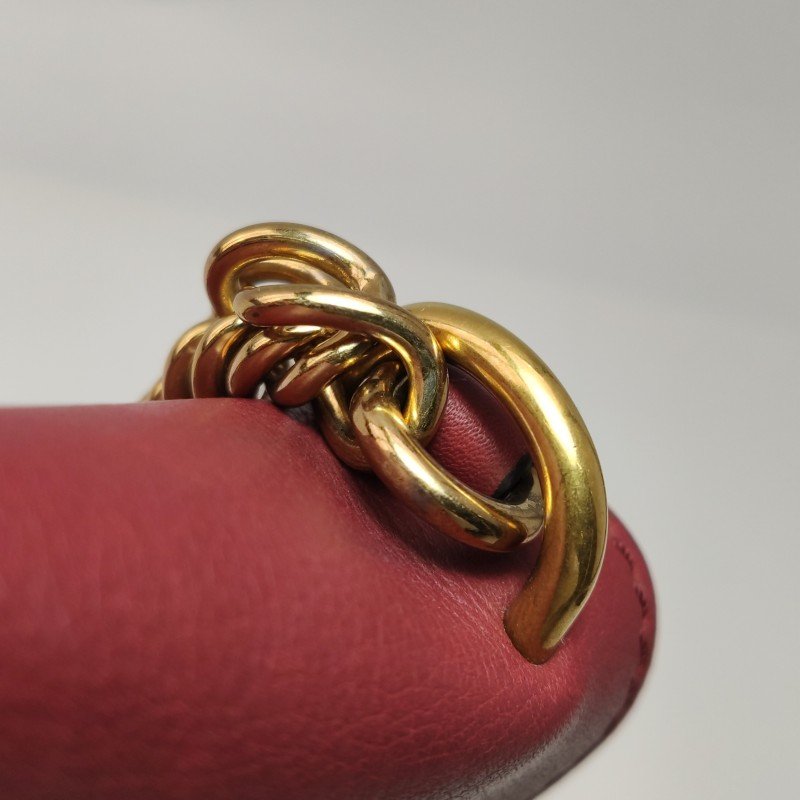 Burberry牛皮純色字母Logo斜挎包單肩包-11